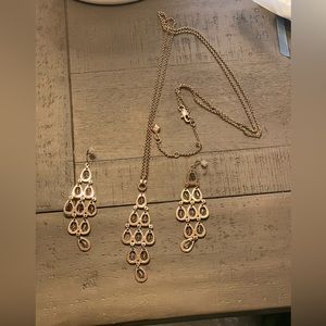 Vera Bradley necklace and earring set